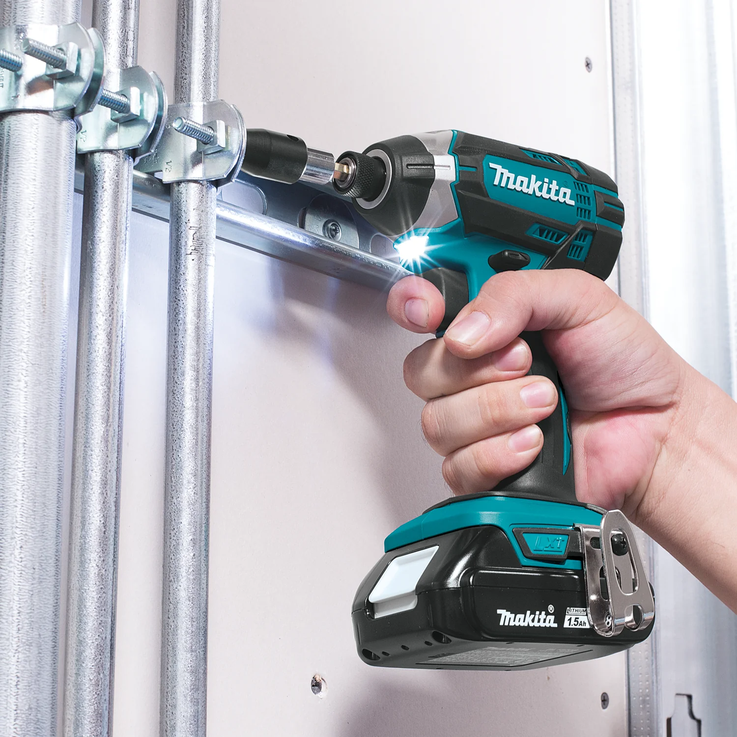 Makita 18V LXT Lithium?Ion Compact Cordless Impact Driver Kit (1.5Ah) Factory Serviced – Bild 6