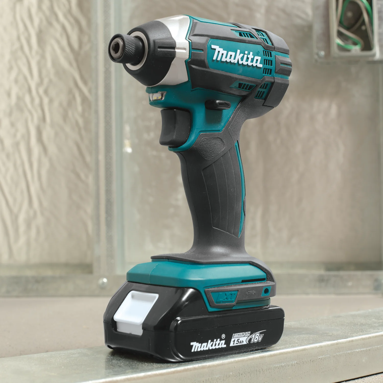 Makita 18V LXT Lithium?Ion Compact Cordless Impact Driver Kit (1.5Ah) Factory Serviced – Bild 5