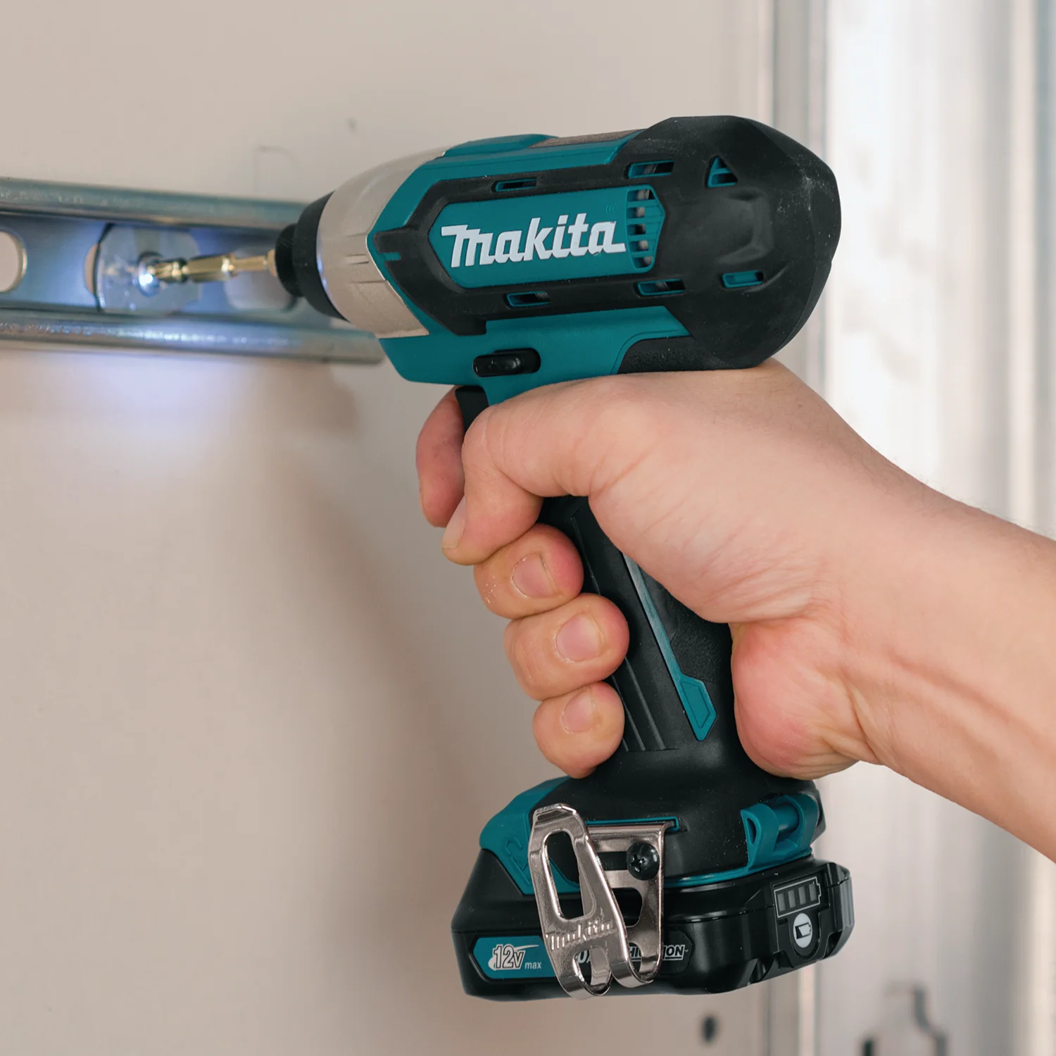 Makita 12 Volt CXT Cordless Impact Driver Kit (2.0Ah) Factory Serviced – Bild 6