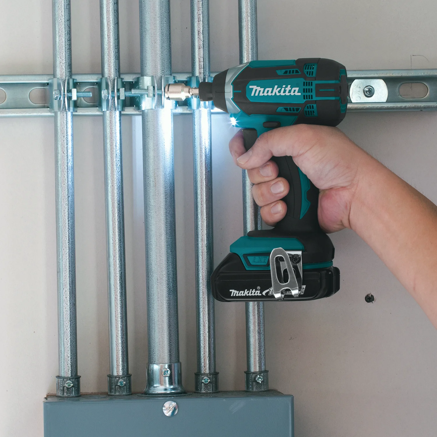 Makita 18V LXT Lithium?Ion Compact Cordless Impact Driver Kit (1.5Ah) Factory Serviced – Bild 7